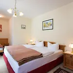 Apartmenthaus Brixen & Haus Бриксен-им-Тале