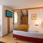 Apartmenthaus Brixen & Haus * בריקסן אים טהלה