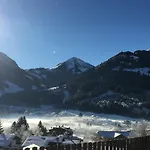 Apartmenthaus Brixen & Haus Апартаменты Бриксен-им-Тале